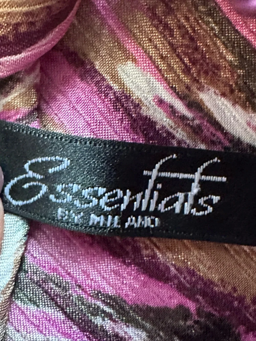 Essentials by Milano Purple Floral Mock Neck Sleeveless satin like Top Y2K small - Picture 7 of 8